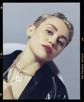 Miley Cyrus Longsleeve T-shirt #2342336