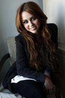 Miley Cyrus Longsleeve T-shirt #2342338