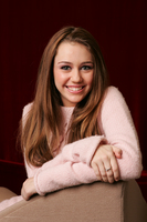 Miley Cyrus Longsleeve T-shirt #2376032