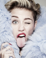 Miley Cyrus Longsleeve T-shirt #2639336