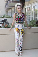Miley Cyrus Longsleeve T-shirt #2736545