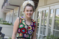 Miley Cyrus Sweatshirt #2736562