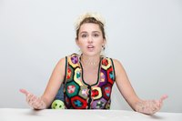 Miley Cyrus Longsleeve T-shirt #2736569