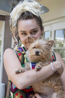 Miley Cyrus Longsleeve T-shirt #2736573