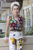 Miley Cyrus Sweatshirt #2736585