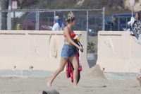 Miley Cyrus Sweatshirt #2800124