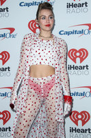 Miley Cyrus Longsleeve T-shirt #2800149