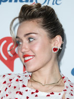 Miley Cyrus Sweatshirt #2800157