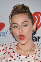 Miley Cyrus Sweatshirt #2800193