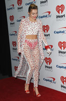 Miley Cyrus Longsleeve T-shirt #2800217