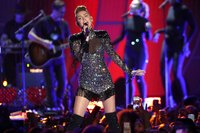 Miley Cyrus tote bag #G1042357