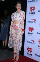 Miley Cyrus Sweatshirt #2800273