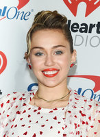 Miley Cyrus Sweatshirt #2800275
