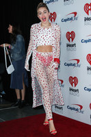 Miley Cyrus Longsleeve T-shirt #2800279