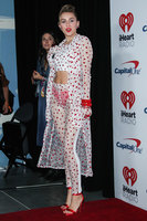 Miley Cyrus Sweatshirt #2800293