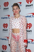 Miley Cyrus Sweatshirt #2800298