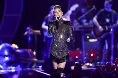Miley Cyrus tote bag #G1042439