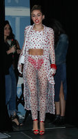Miley Cyrus Longsleeve T-shirt #2800346