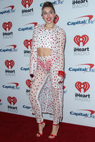 Miley Cyrus Longsleeve T-shirt #2800392