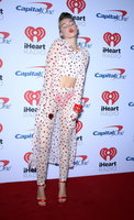 Miley Cyrus Longsleeve T-shirt #2800411