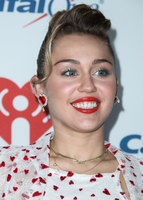 Miley Cyrus Longsleeve T-shirt #2800413