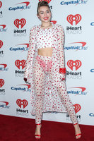 Miley Cyrus Longsleeve T-shirt #2800431