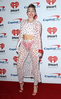 Miley Cyrus Longsleeve T-shirt #2800444