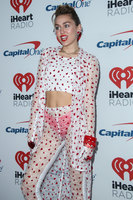 Miley Cyrus Sweatshirt #2800450