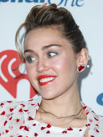 Miley Cyrus Sweatshirt #2800452