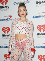 Miley Cyrus Sweatshirt #2800475