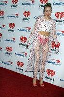 Miley Cyrus Longsleeve T-shirt #2800545