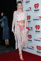 Miley Cyrus Longsleeve T-shirt #2800553