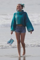 Miley Cyrus Sweatshirt #2864675