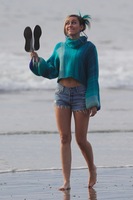 Miley Cyrus Longsleeve T-shirt #2864705