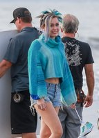Miley Cyrus Sweatshirt #2864716