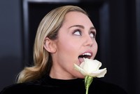 Miley Cyrus Sweatshirt #3014199