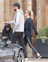 Miley Cyrus Sweatshirt #3072817