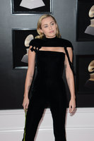 Miley Cyrus Sweatshirt #3238619