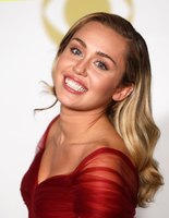 Miley Cyrus Sweatshirt #3238634