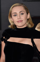 Miley Cyrus Sweatshirt #3238753