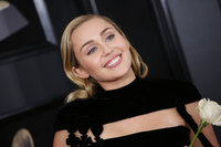 Miley Cyrus Longsleeve T-shirt #3238844
