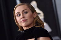 Miley Cyrus Longsleeve T-shirt #3238853