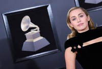 Miley Cyrus Sweatshirt #3238930