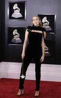 Miley Cyrus Longsleeve T-shirt #3238950