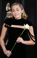 Miley Cyrus Sweatshirt #3239000