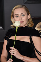 Miley Cyrus Longsleeve T-shirt #3239042
