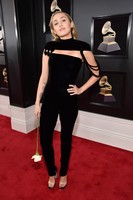Miley Cyrus Sweatshirt #3239044