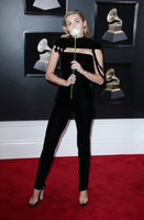Miley Cyrus Sweatshirt #3239070