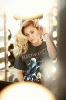 Miley Cyrus Longsleeve T-shirt #3302289