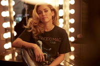 Miley Cyrus Sweatshirt #3302295